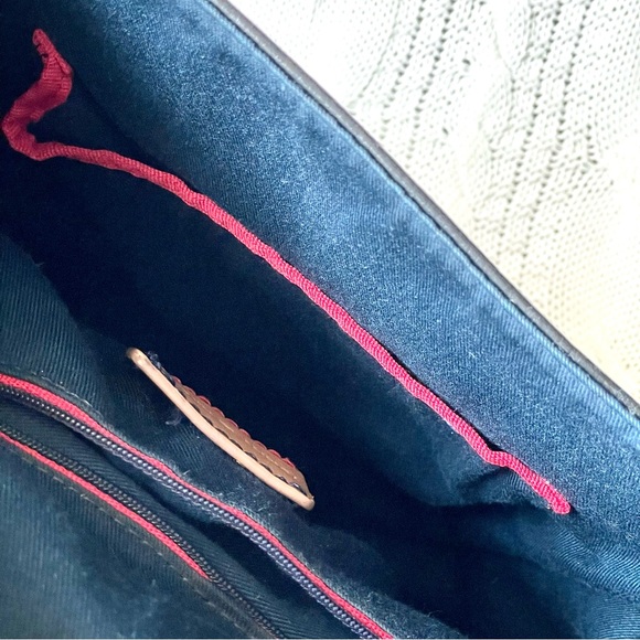 TOMMY HILFIGER women’s leather backpack - Picture 9 of 10